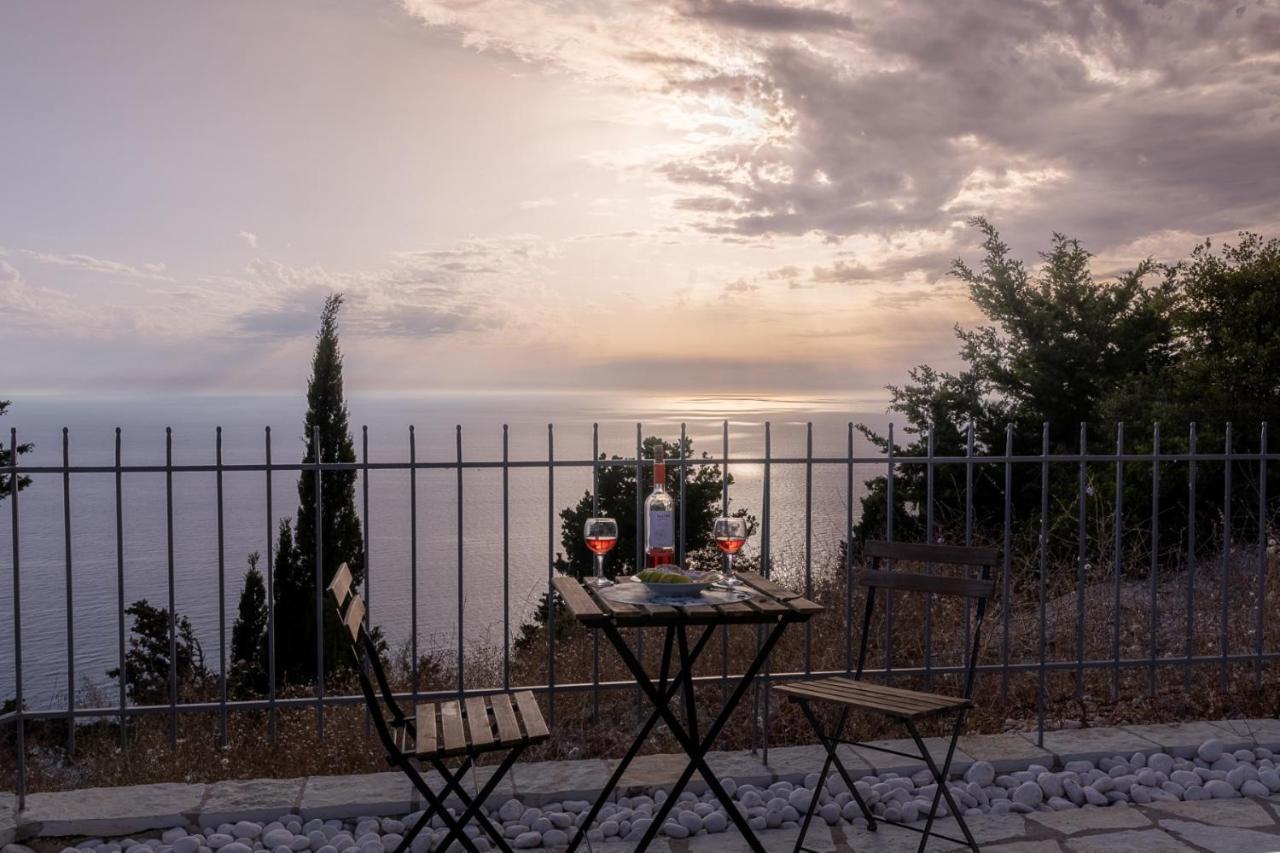 Villa Ble on Blue à Athánion Extérieur photo