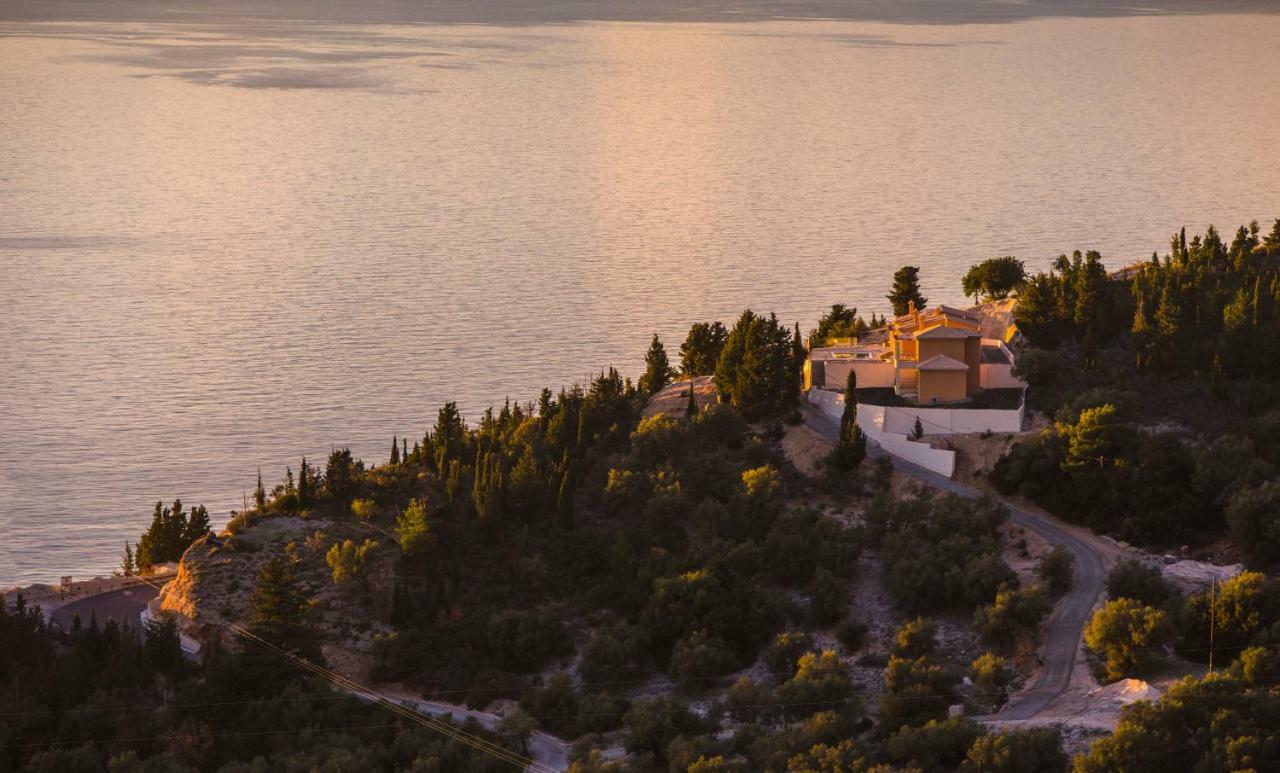 Villa Ble on Blue à Athánion Extérieur photo