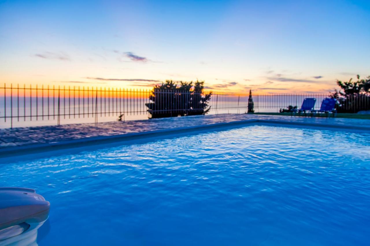 Villa Ble on Blue à Athánion Extérieur photo