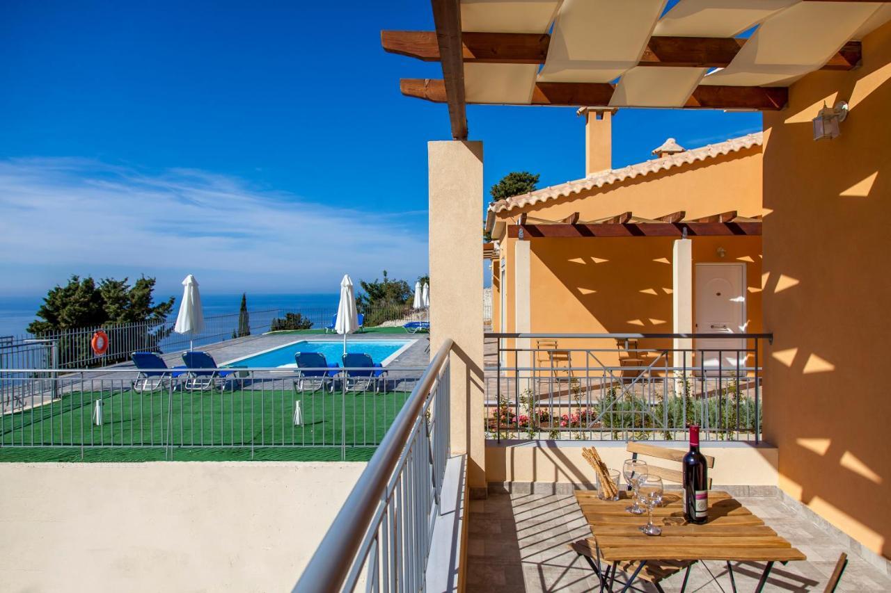 Villa Ble on Blue à Athánion Extérieur photo